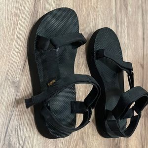 Teva Midiform Black Sandals- Womens Size 8
